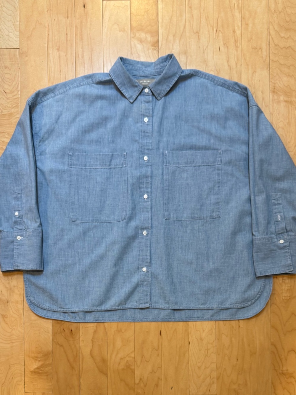 Everlane Women’s Boxy Shirt in Chambray